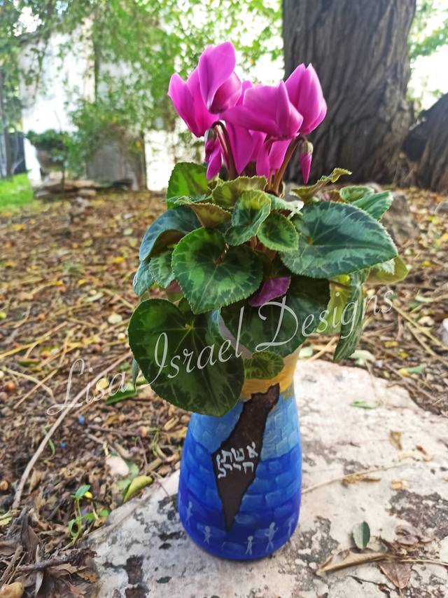 vase with flower 2